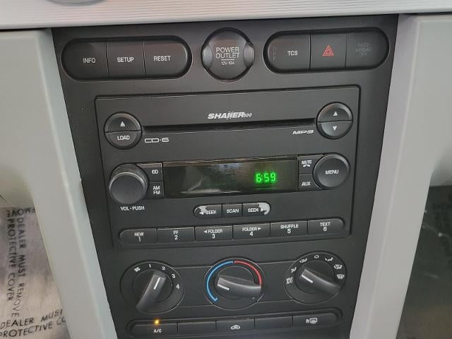 2006 Ford Mustang GT Deluxe