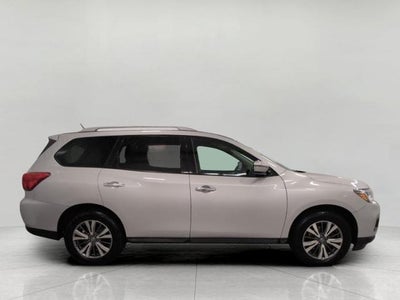 2018 Nissan Pathfinder SV
