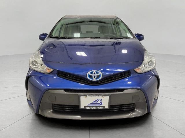 2016 Toyota Prius v Three