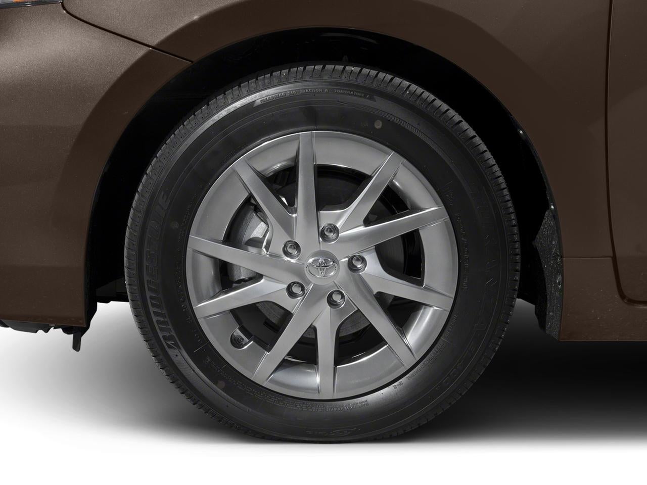 2016 Toyota Prius v Three